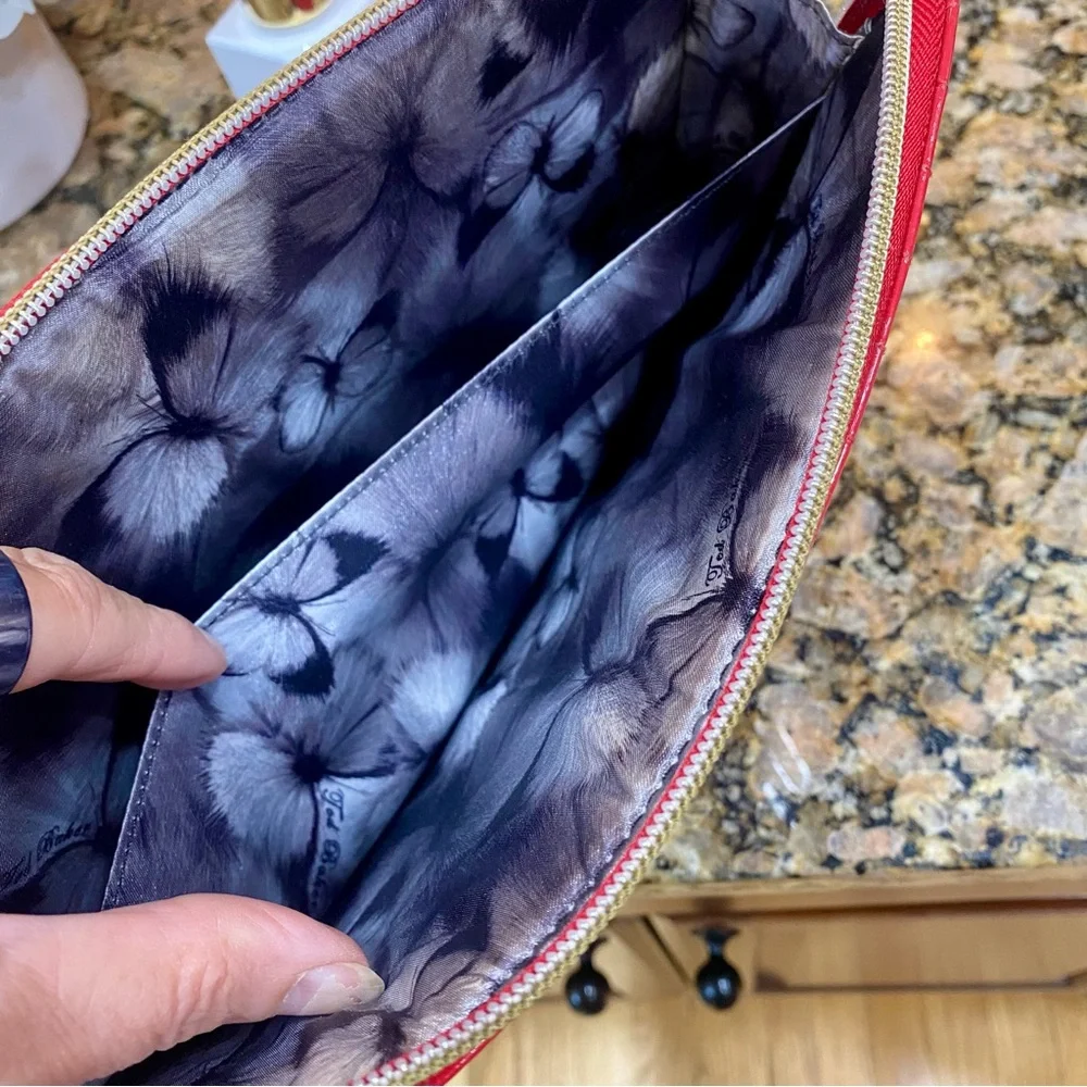 Ted Baker IPad Zippered Cover with beautiful Floral Interior !